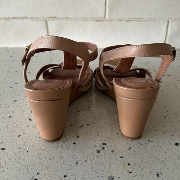Nurture Women’s T-Strap Beige/Gold Leather Comfort Wedge Heeled Sandals Size 8.5 - Picture 4 of 12
